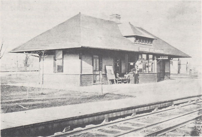 File:CL&N Hopkins Avenue depot.jpg