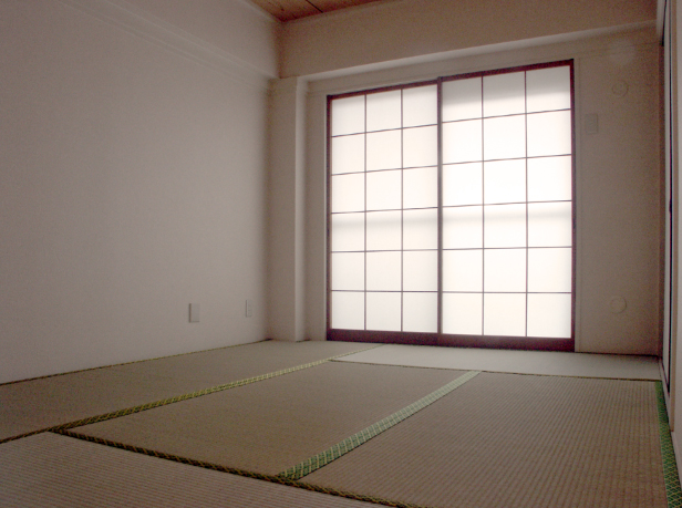 File:Japanese room with tatami mats.jpg