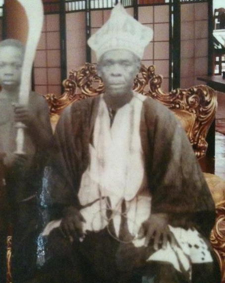 File:Oba Agbaramuda II of Usen.jpg