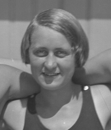 File:Zorka Bradač 1932.jpg