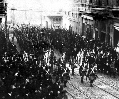 File:British occupation troops marching in Beyoglu.jpg