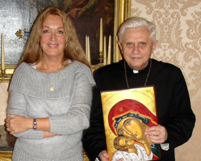 Archivo:Vassula Ryden Ratzinger.jpg