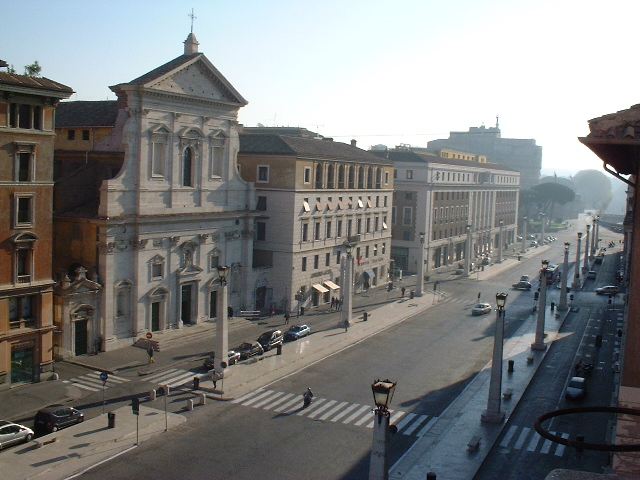 Archivo:Roma-Via della conciliazione.jpg