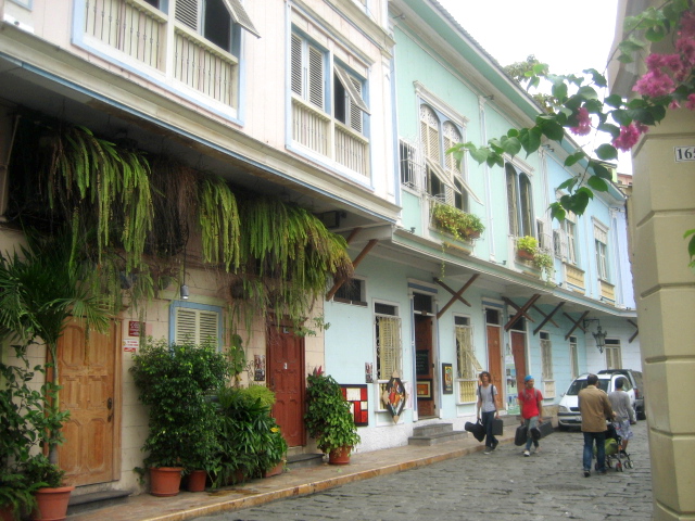 Archivo:Calle Numa Pompilio Llona.JPG