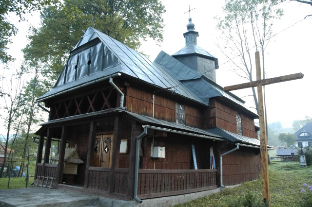 File:Poland Rabe - wooden church.jpg