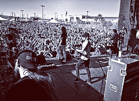 File:The Higher Warped Tour Miami 2009.jpg