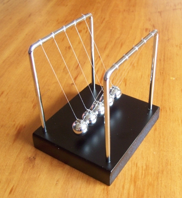 File:Newton's Cradle.jpg