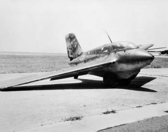 File:Me 163 at Melbourne c1950.jpg