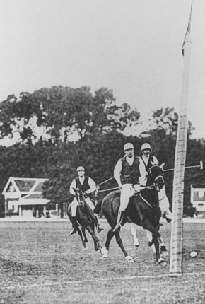 Файл:Polo 1900.jpg