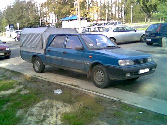 Файл:Polonez Truck Plus 4 drzwi.jpg