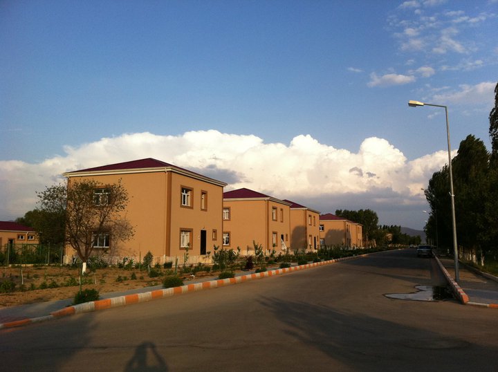 File:Sadarak Heydarabad Buildings.jpg