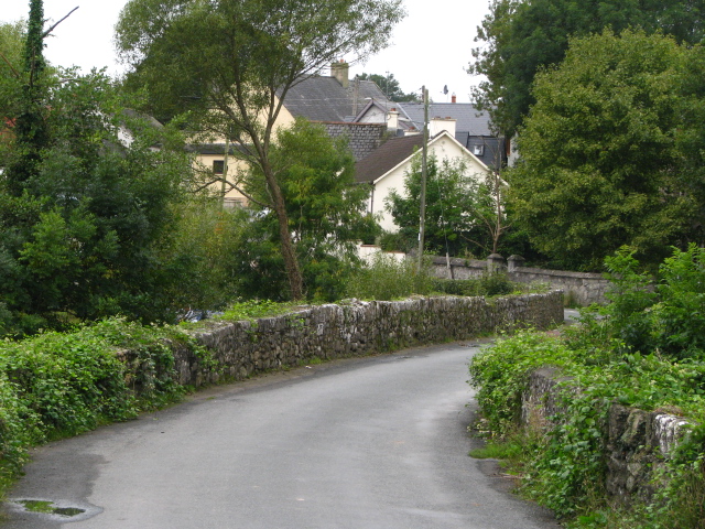 File:Old bridge, Kilmacow - geograph.org.uk - 962799.jpg