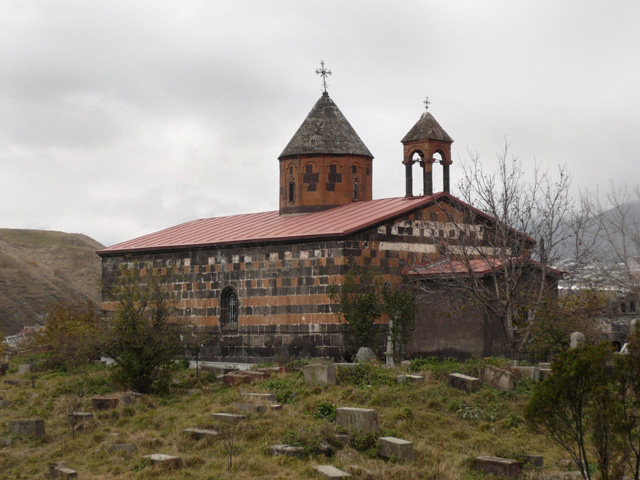 Файл:Vanadzor-black-church2.jpg