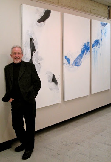 File:Portrait photograph of Tony Smibert with artwork.jpeg