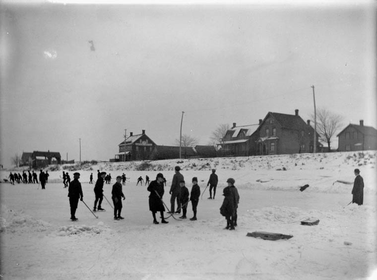 File:Ice hockey 1901.jpg