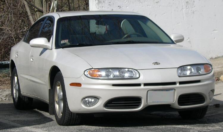 File:2003 Oldsmobile Aurora.jpg