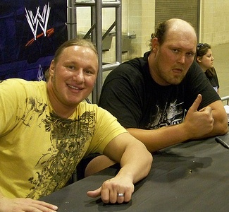 File:Jesse and Festus with a fan cropped.jpg