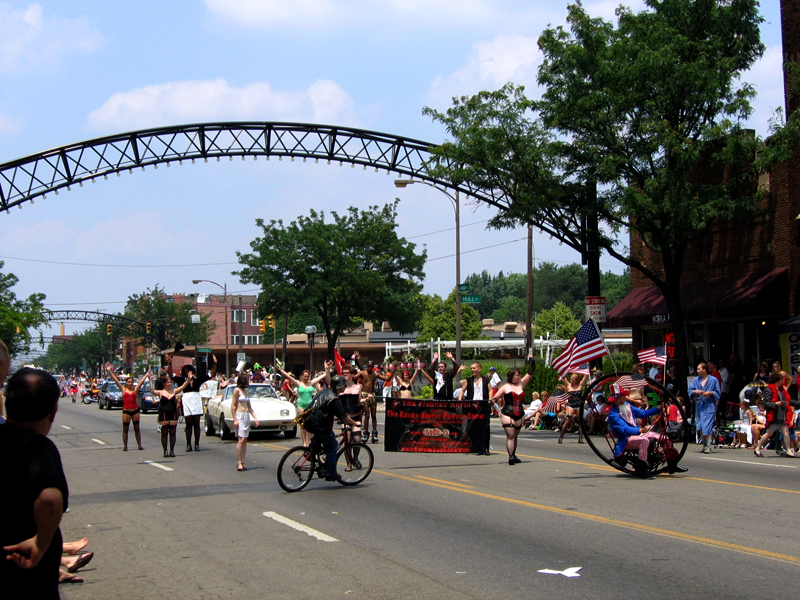 File:2005 Doodah Parade 01.JPG