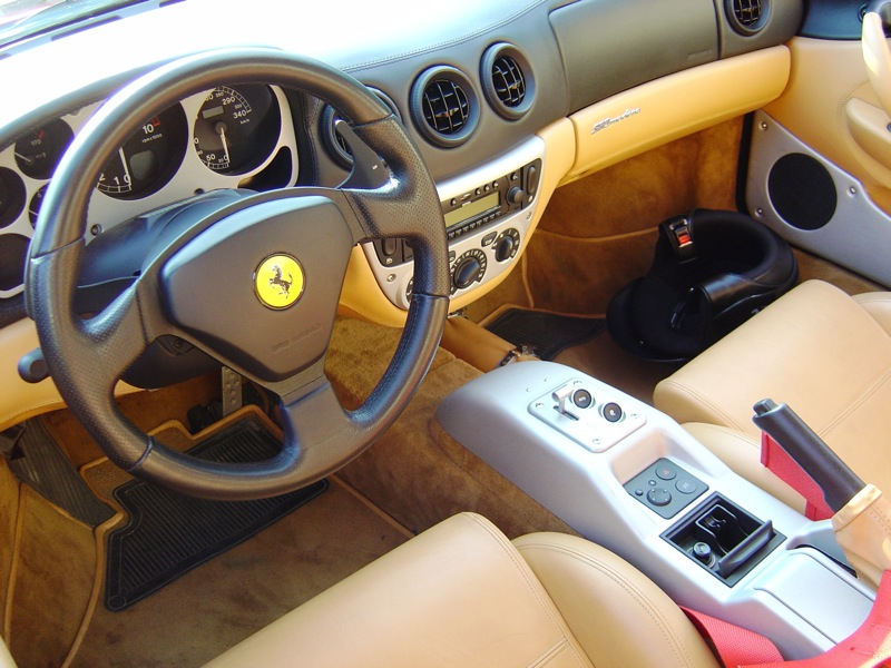 Файл:Ferrari 360 interior.jpg