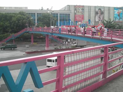 File:Footbridge at EDSA-North Ave.jpg