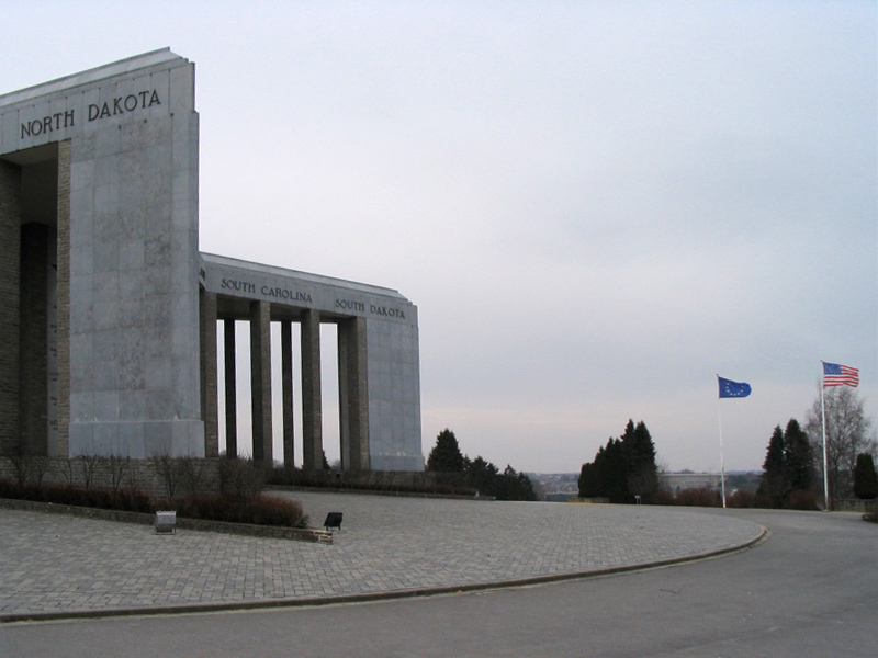 Файл:Mardasson Memorial Bastogne.JPG