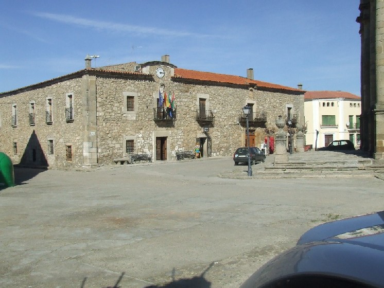 Archivo:Ayuntamiento Zarza.JPG