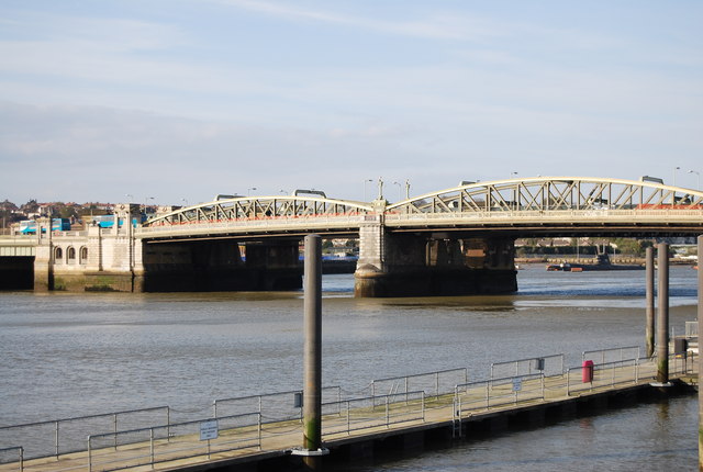 File:Rochester Bridge - geograph.org.uk - 1845148.jpg