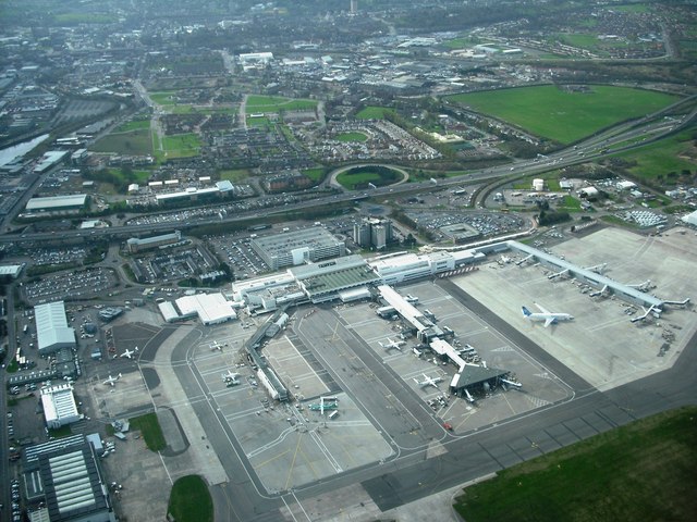 Файл:GlasgowAirportFromAir.jpg