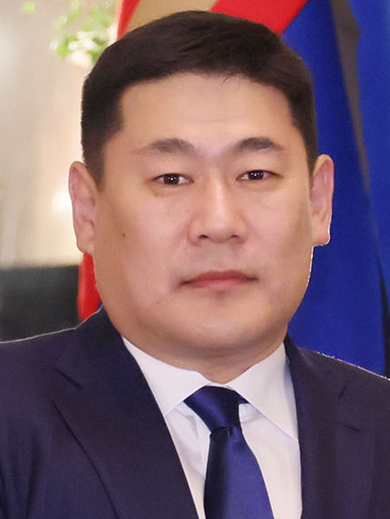 File:Luvsannamsrain Oyun-Erdene 2022.jpg