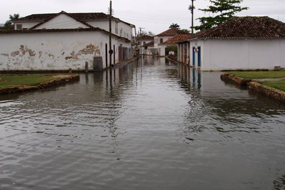 File:Paraty flooded 1.jpg