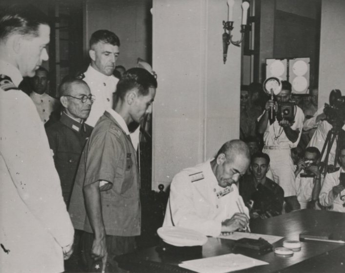 File:Signing of the Japanese Surrender of Hong Kong.png