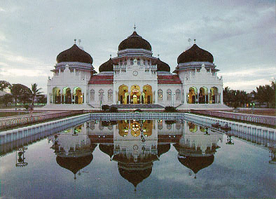 Archivo:Banda Aceh's Grand Mosque, Indonesia.jpg