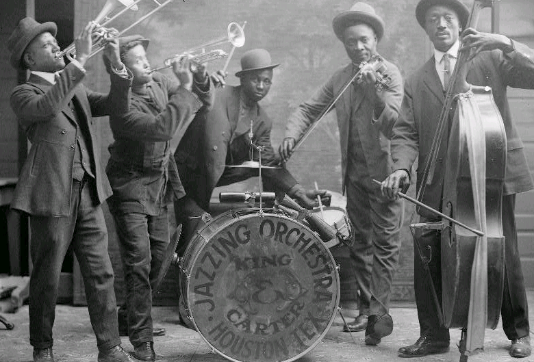 File:Jazzing orchestra 1921.png