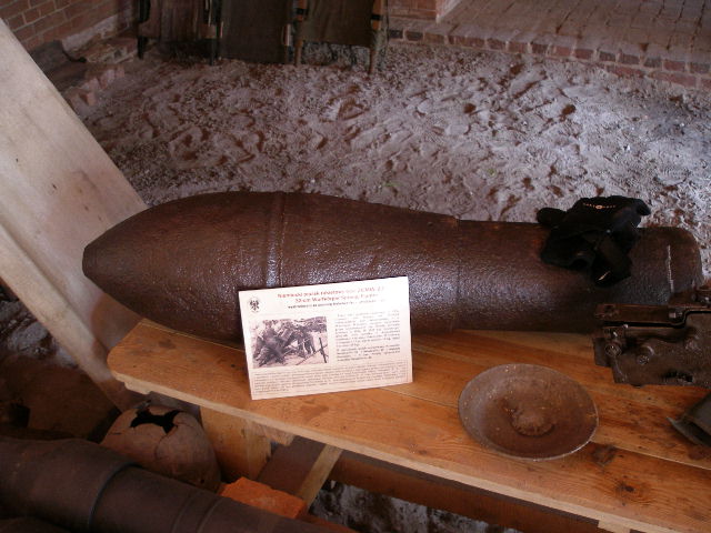 File:Nebelwerfer Wurfgranate.JPG