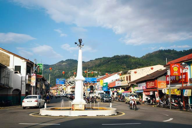 File:Balik Pulau town centre.jpg