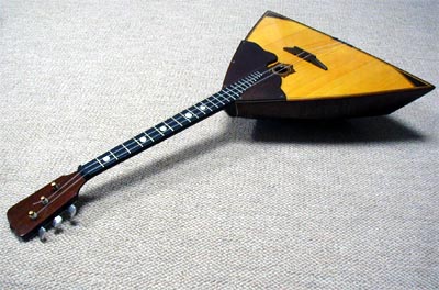 File:Balalaika.JPG