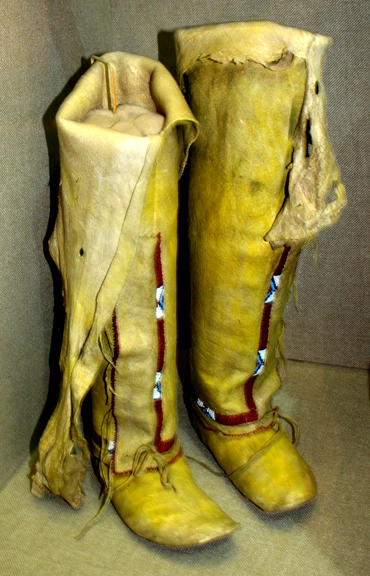 File:Arapaho leggings moccasins 1910 OHS.jpg