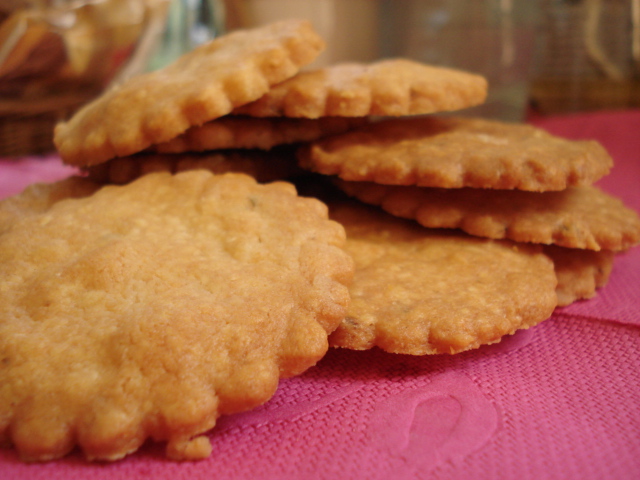 Archivo:Sablés au parmesan et au poivre vert.jpg