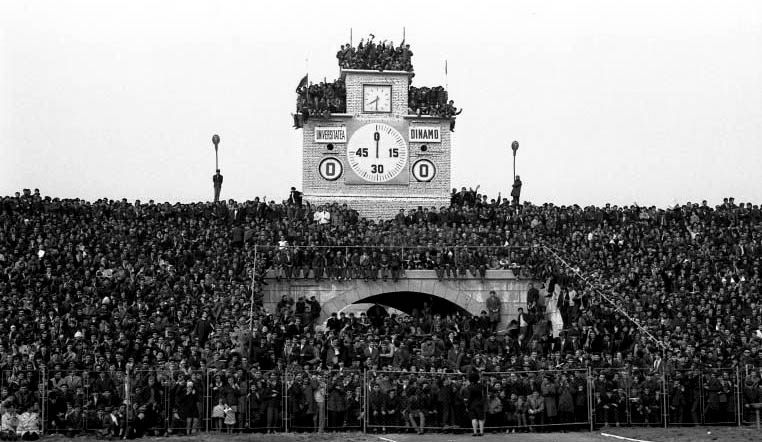 File:Universitatea Craiova - Dinamo Bucuresti, 1973.jpg