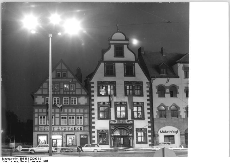 File:Bundesarchiv Bild 183-Z1205-001, Erfurt, Domplatz, Haus zur hohen Lilie.jpg