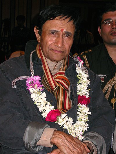 File:Dev Anand still1.jpg