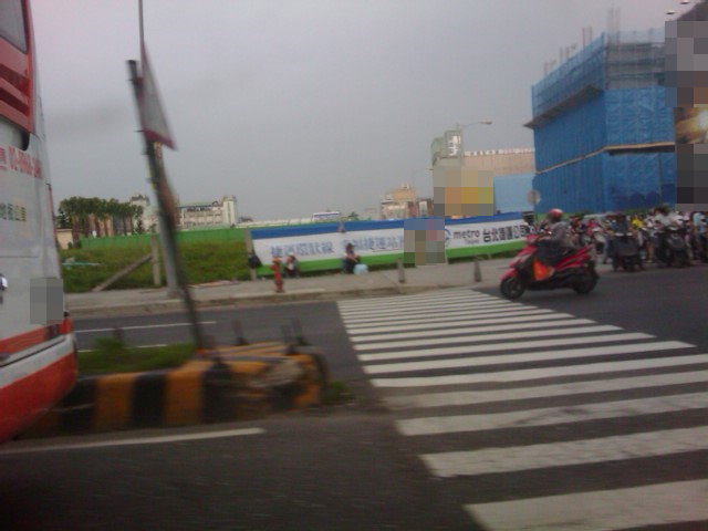 File:Xingfu Station Construction Site of Yellow Line, Taipei Metro.jpg