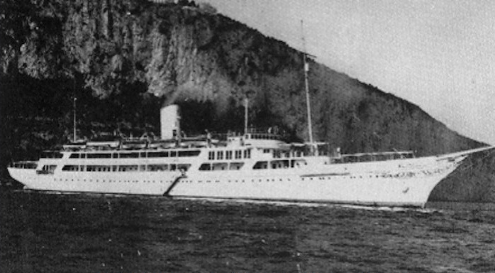 Файл:000-Al-Mahrousah Royal Egyptian Yacht.jpg