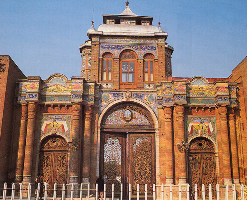 File:Bagh-melli.jpg