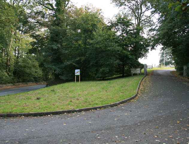 File:Entrance to Hallsannery - geograph.org.uk - 571964.jpg