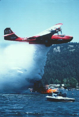 Archivo:PBY Catalina airtanker.jpg