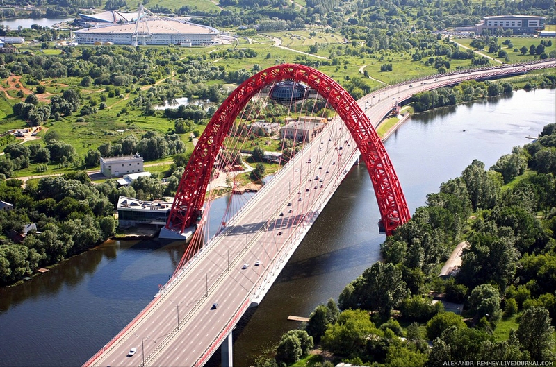 File:Zhivopisny Bridge1.jpg