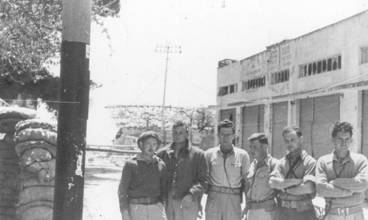 Archivo:Yiftach commanders in Safed, 1948.jpg