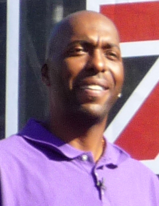 File:2008-1206-USC-UCLA-001-JohnSalley crop.jpg