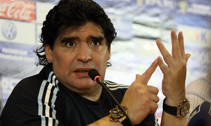 Файл:Maradona 2010.jpg